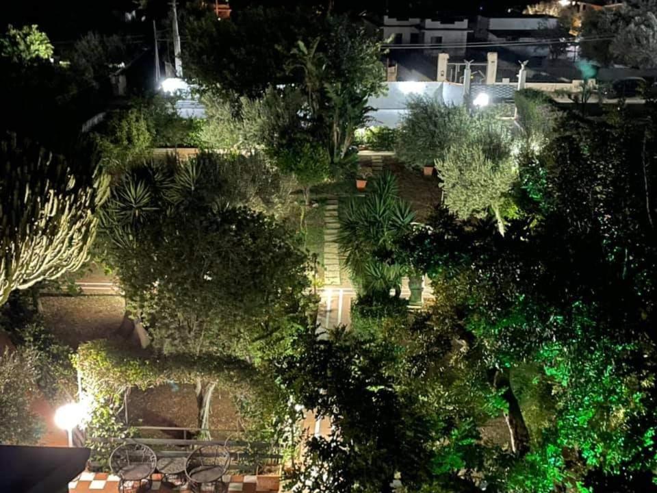 Grotta Dei Puntali B&B Carini Exteriör bild