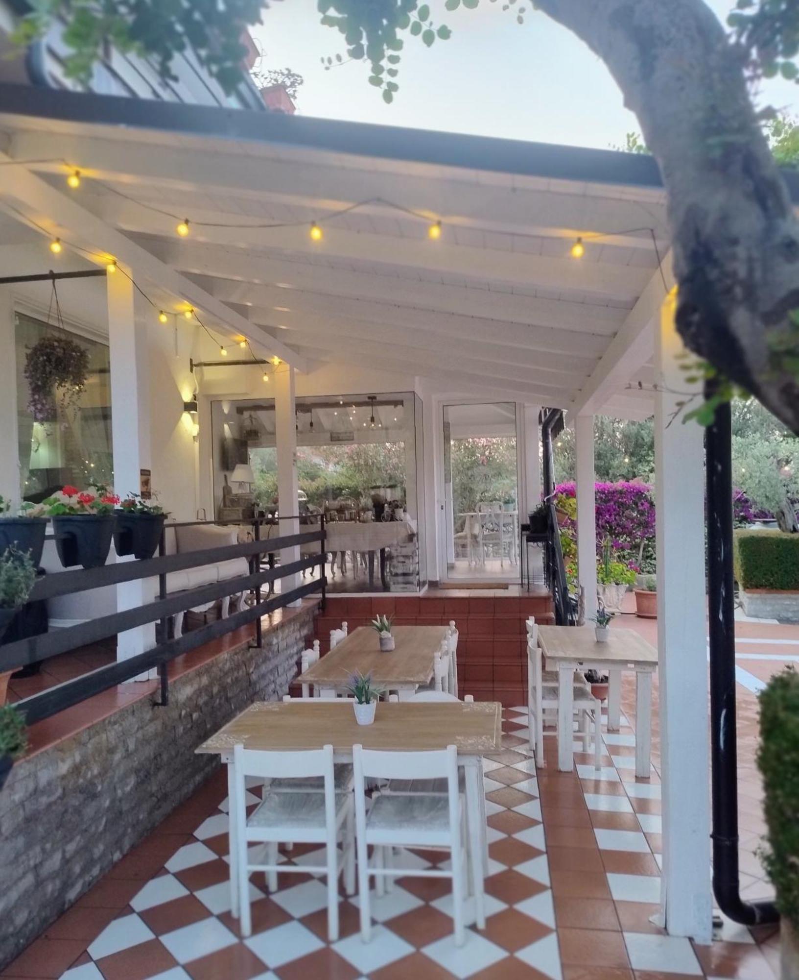 Grotta Dei Puntali B&B Carini Exteriör bild